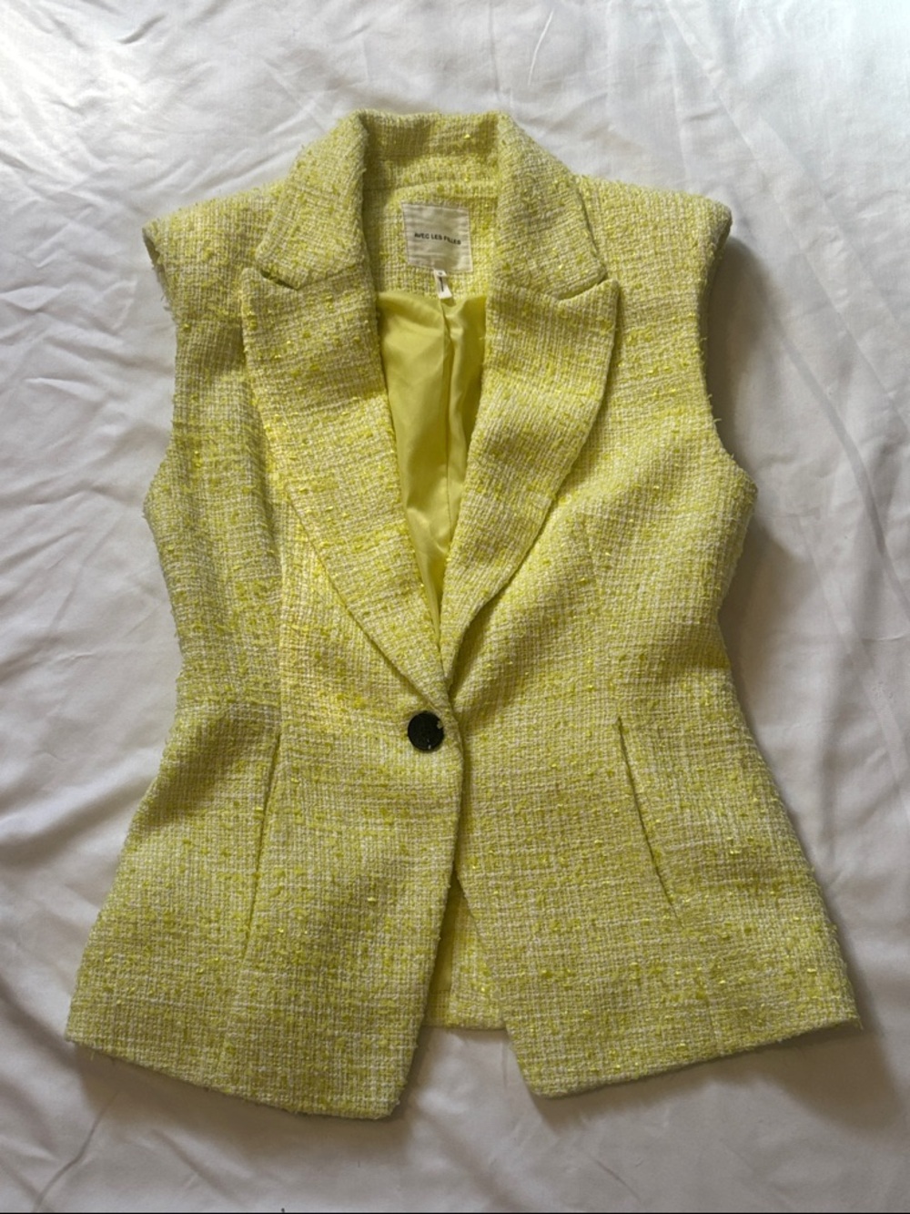 Avec les filles Sleeveless Tweed Blazer Vest in Lemon Yellow